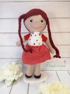 Ръчно изработена кукла