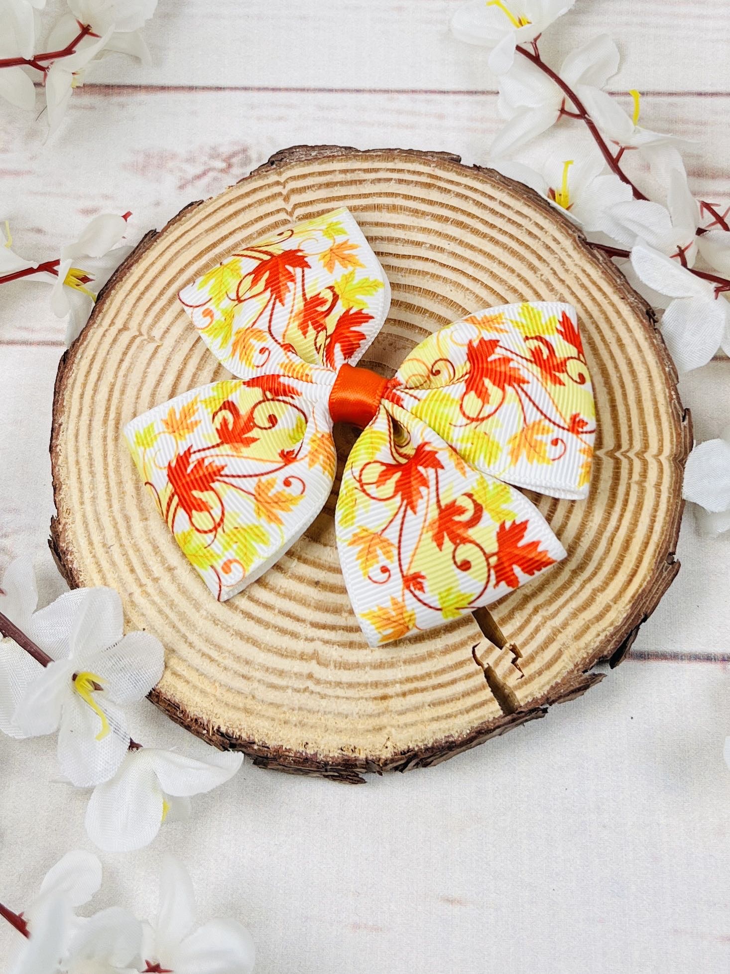 Фиба с голяма панделка