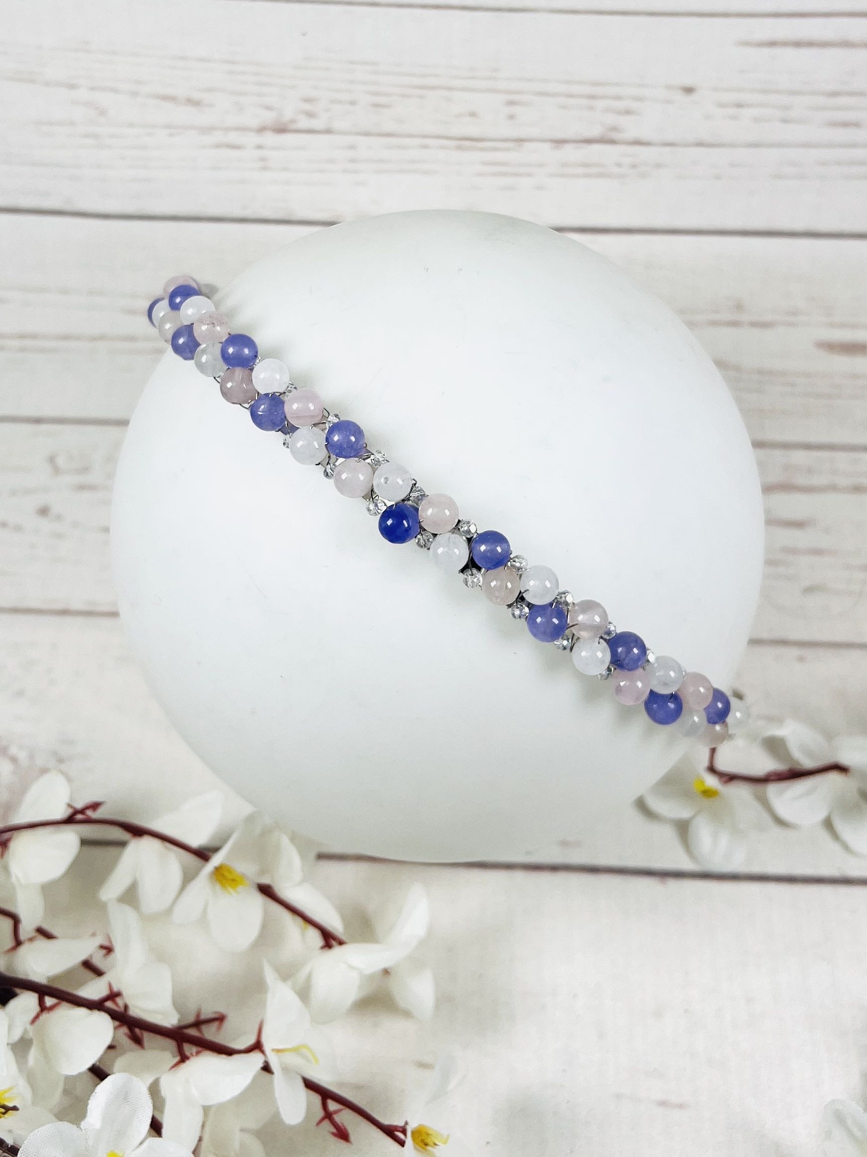 Диадема с естествени камъни