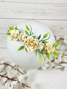Ръчно изработена диадема с цветя