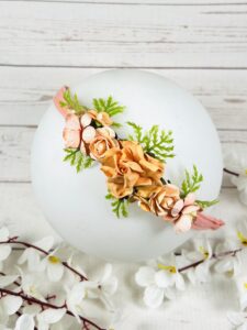 Ръчно изработена диадема с цветя